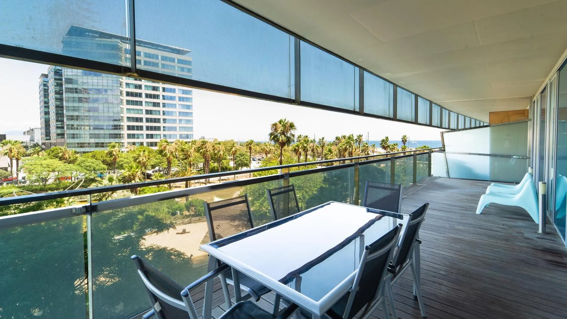 ברצלונה Unique Rentals-Seafront Luxe Suites דירה