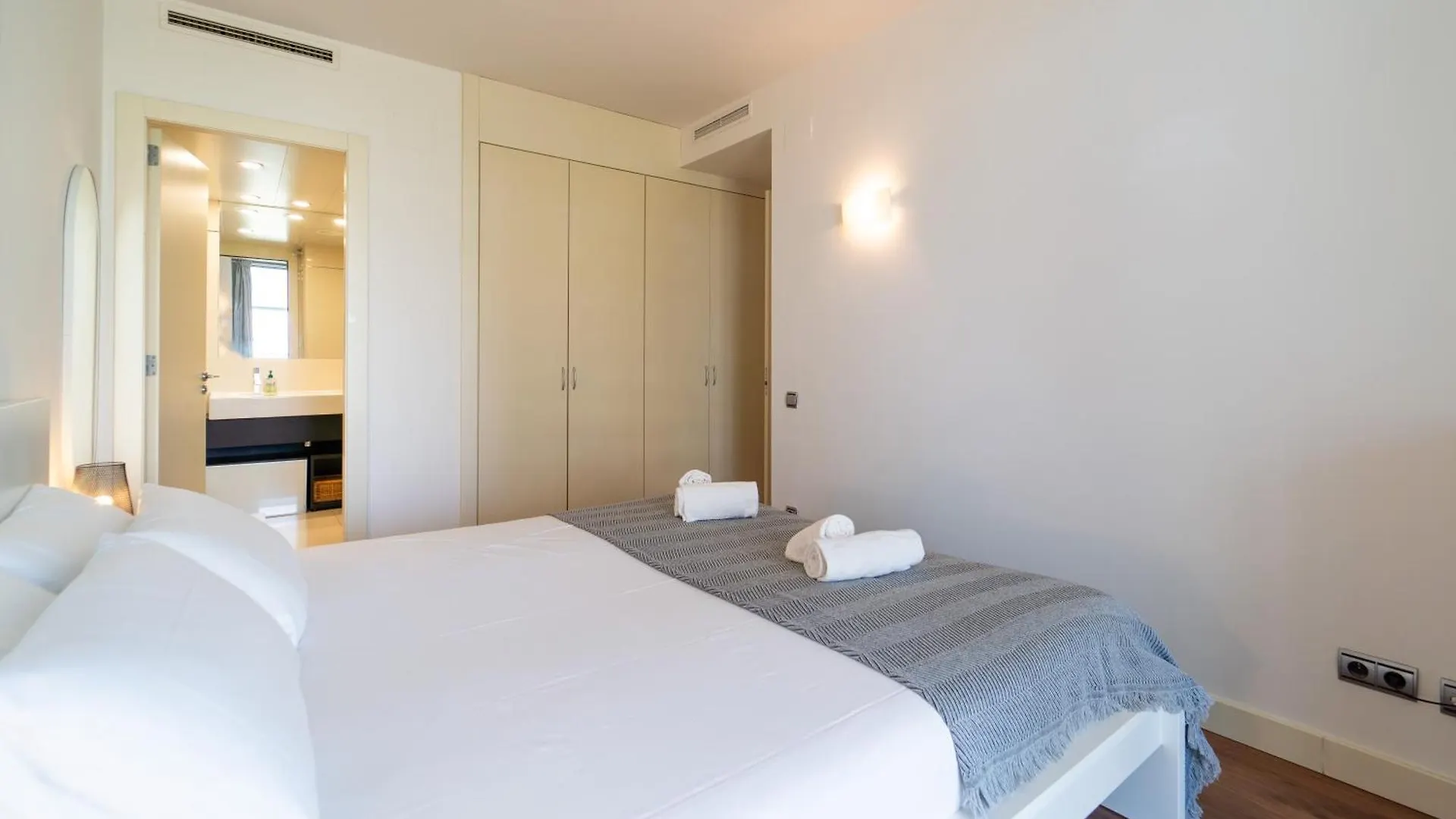 דירה ברצלונה Unique Rentals-Seafront Luxe Suites ספרד