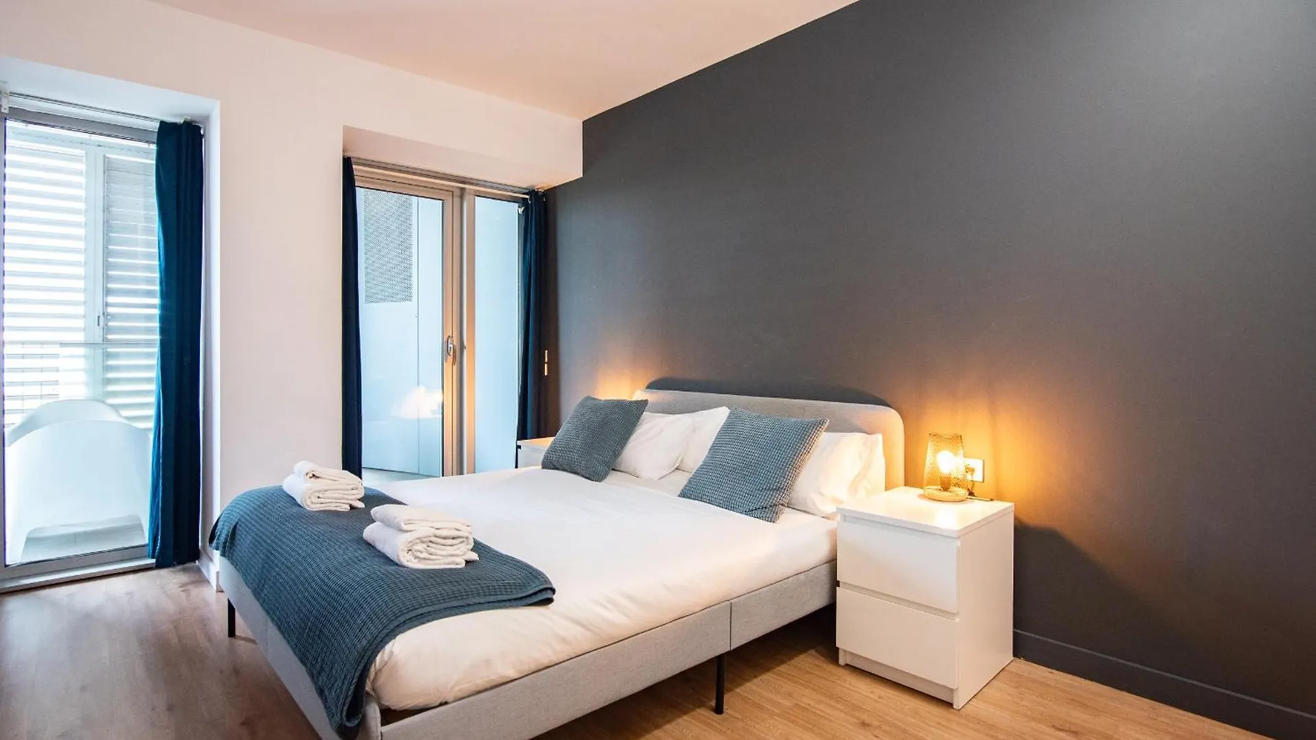 ברצלונה Unique Rentals-Seafront Luxe Suites דירה