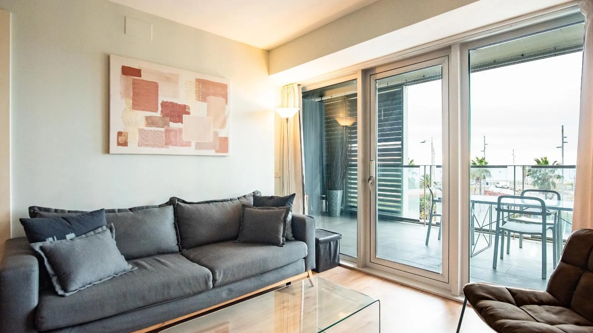 ברצלונה Unique Rentals-Seafront Luxe Suites ספרד