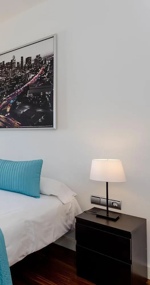 ברצלונה Unique Rentals-Seafront Luxe Suites דירה